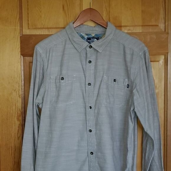 The North Face Tan Cadual Button Down Long Sleeve Pocketed Sz. L Shirt - Picture 3 of 10